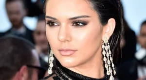 Маската срещу акне на Кендал Дженър