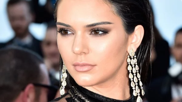 Маската срещу акне на Кендал Дженър