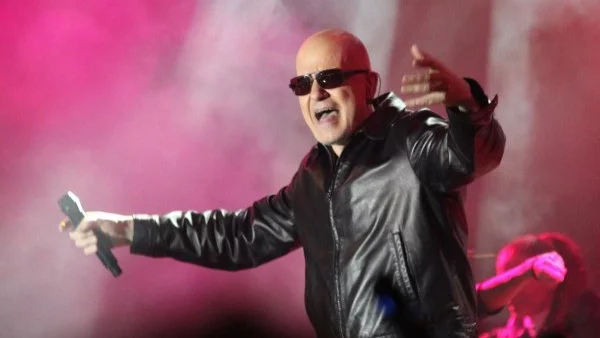 Слави прави втори концерт през юни