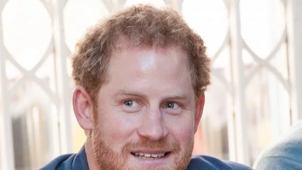 Принц Хари искал да напусне кралското семейство  
