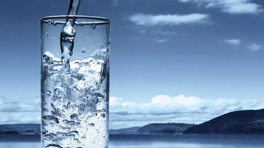 За някои чашата е наполовина празна, но за други - наполовина пълна