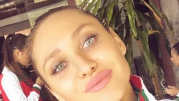 В света на Златното момиче Ренета Камберова 