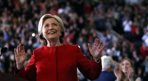 Хилари Клинтън чупи рекорди с новата си книга 