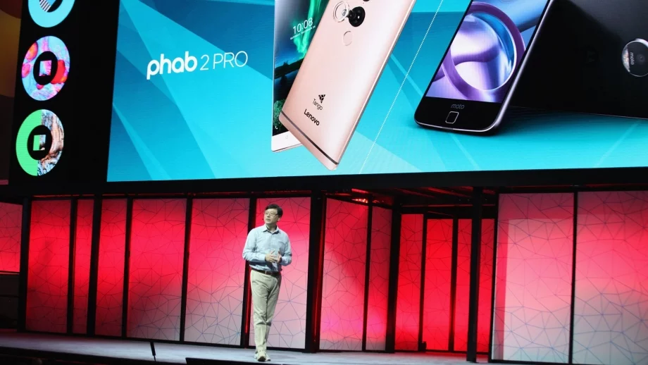 Lenovo няма да спира производството на смартфони 