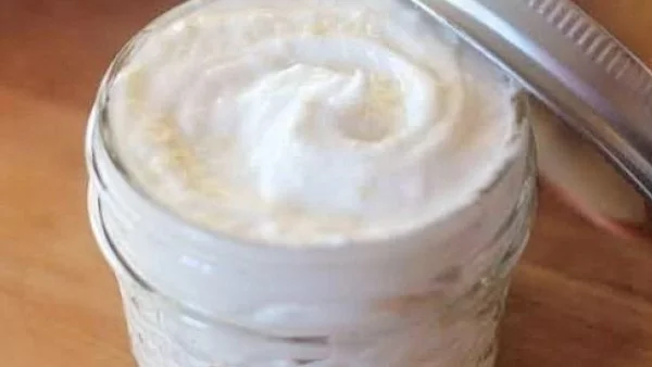 Овлажняващ домашен крем за лице и тяло 