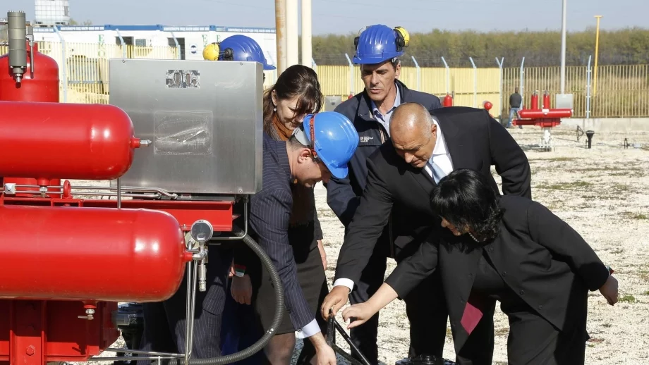 Петкова: Подготвят се условията за обществените поръчки за интерконектора с Гърция