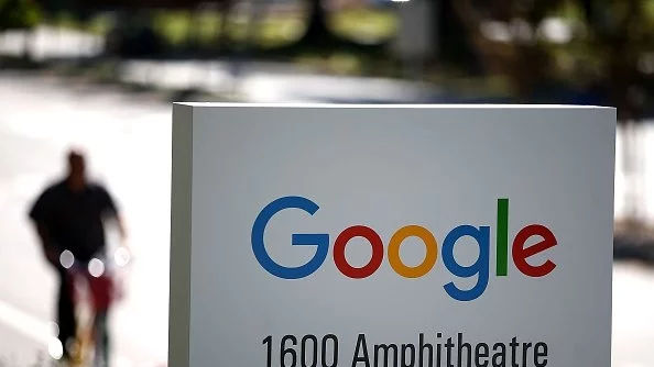 Google махнала 1,7 млрд. реклами през 2016 г.