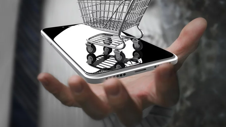 Онлайн магазини заблуждавали с фалшиви отстъпки и уж безплатни доставки