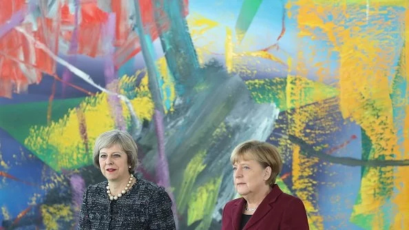 Мей увери Меркел, че подготовката за Brexit тече по график 