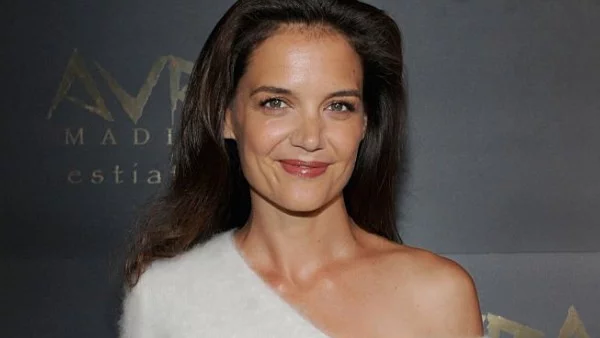 Вижте Кейти Холмс като дете