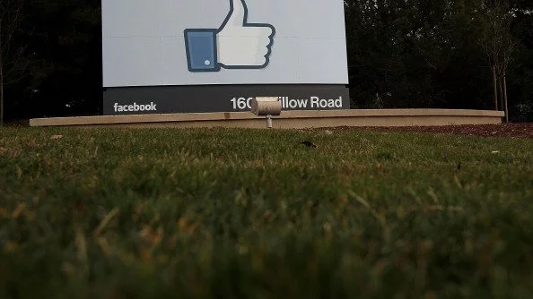Данни на 87 млн., а не на 50 млн. потребители на Facebook, са били манипулирани
