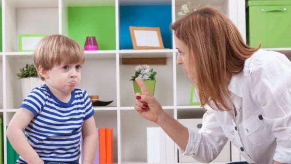 10 фрази, които да не казваме на детето си