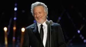 Обвиниха и Дъстин Хофман в сексуален тормоз