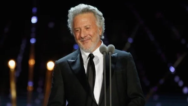 Обвиниха и Дъстин Хофман в сексуален тормоз