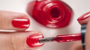 Най-лесният начин да изсушите лака си бързо