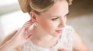 Бижута според деколтето на булчинската рокля