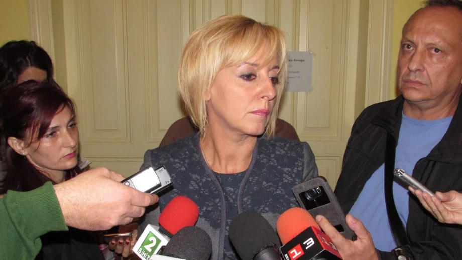 Манолова: При цените на тока, водата и газа има естествен монопол