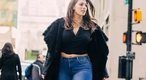 5 съвета как да носим скини дънки, когато сме закръглени