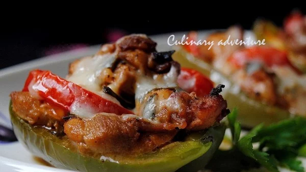 Пълнени чушки с пилешко и зеленчуци