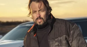 Стреляха по колата на Люси Иларионов