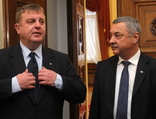 Валери Симеонов се разграничи от Красимир Каракачанов