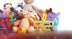 Holiday Heroes събира детски играчки и хранителни продукти