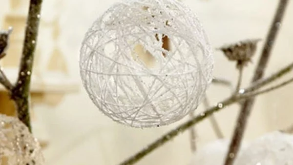 Направи си сама: Коледна играчка от прежда