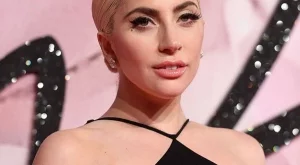 Starbucks посвети напитки на Лейди Гага за добра цел