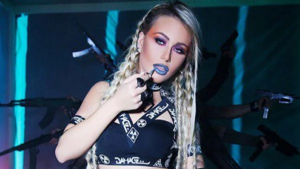 Гери-Никол пусна  "Яката дупара" на английски (видео)