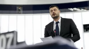 Николай Бареков ще става учител