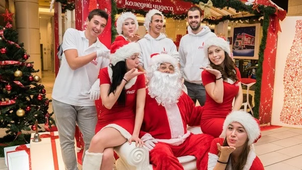 Дядо Коледа със специални предложения за подаръци във Facebook