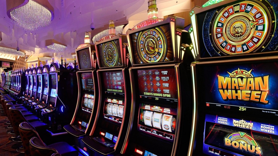 Флагманът на групата Avento беше Aplaycasino Casino, работещ от 2012