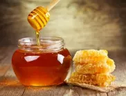 Мъж взима лъжица мед на гладно всяка сутрин. Вижте какво се случи след седмица