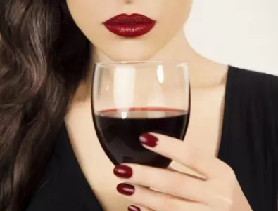 Най-ефикасната бабина рецепта – греяно вино с черен пипер