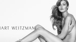 Джиджи Хадид само по ботуши