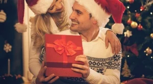 Коледен подарък според етапа на връзката ви