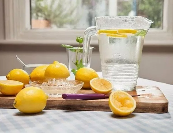 Ето защо водата с лимон е толкова полезна