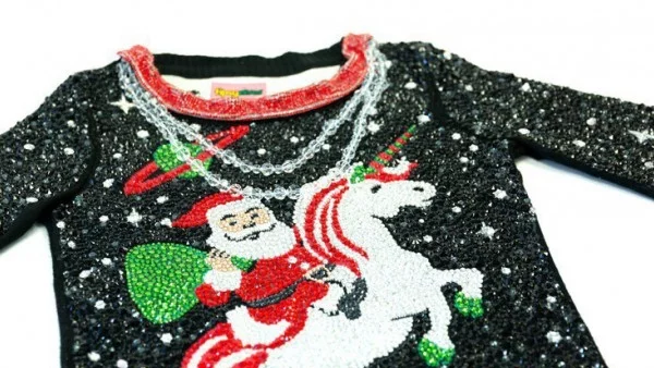 "Сваровски" създаде коледен пуловер