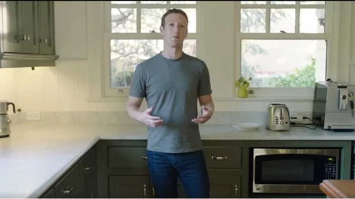 Една от най-големите звезди в киното озвучава виртуалния асистент на Зукърбърг (Видео)