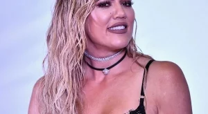 Клоуи Кардашиян съветва как да останем във форма на Коледа 