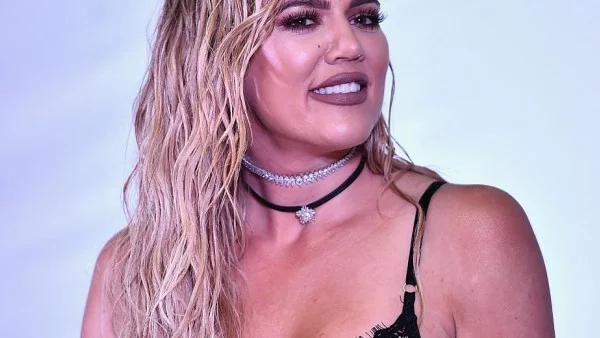 Клоуи Кардашиян съветва как да останем във форма на Коледа 