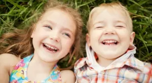 Дървени играчки - безопасни ли са за децата