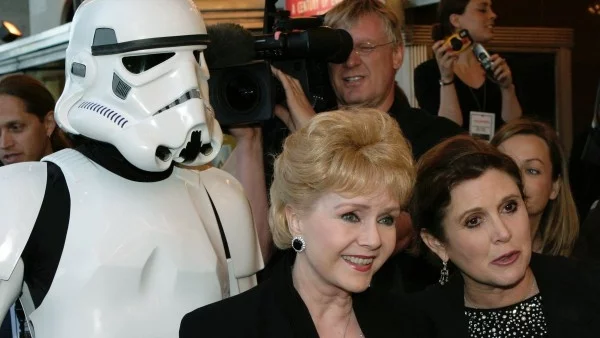 Майката на Кари Фишър си отиде един ден след нея