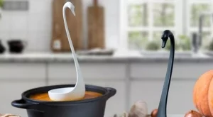 Лебед плува в супата ви