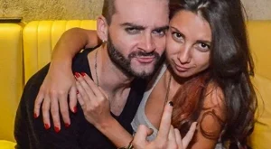 Тома показа дъщеря си