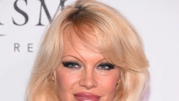 Какво ще подари Памела Андерсън на Мелания Тръмп