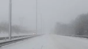 Затвориха три магистрали в Румъния заради снега