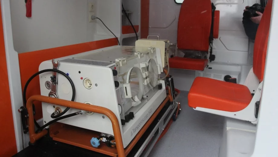 България вече има първата си линейка за недоносени бебета