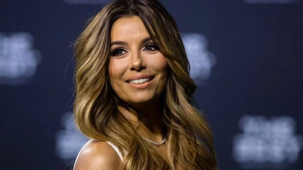 Ева Лонгория е обсебена от Ед Шийрън