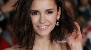 Нина Добрев се забавлява с гаджето си (снимки)